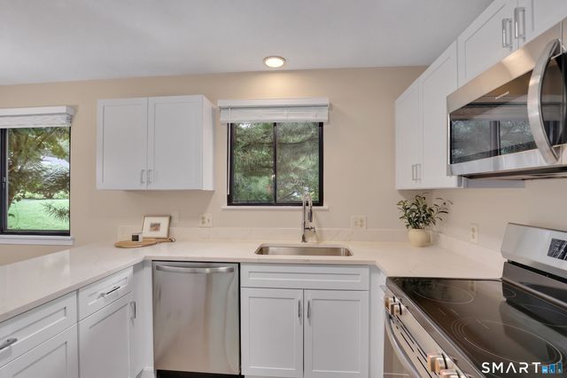 972 Heritage Village B, Southbury, CT 06488