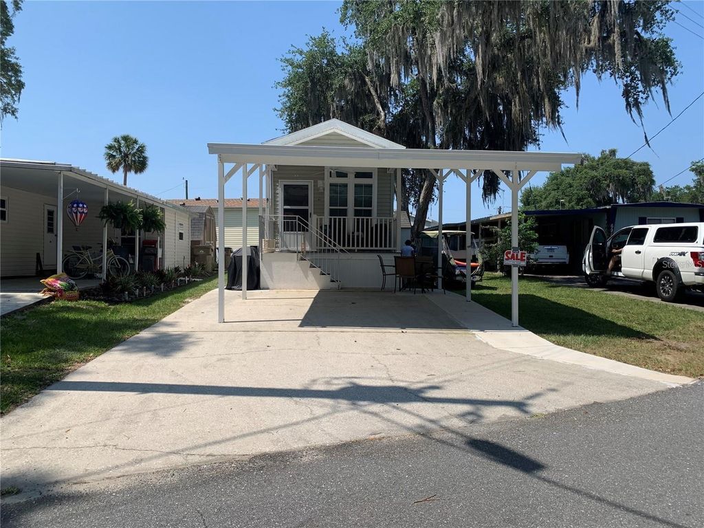 699 CINDI AVENUE, Leesburg, FL 34788