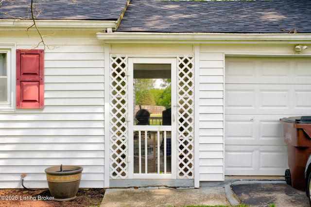 11704 E Hwy 44 E, Mt Washington, KY 40047