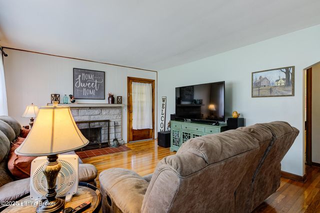 11704 E Hwy 44 E, Mt Washington, KY 40047
