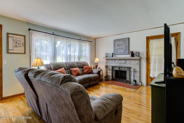 11704 E Hwy 44 E, Mt Washington, KY 40047