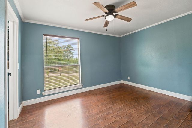 114 Pinedale DR, Bastrop, TX 78602