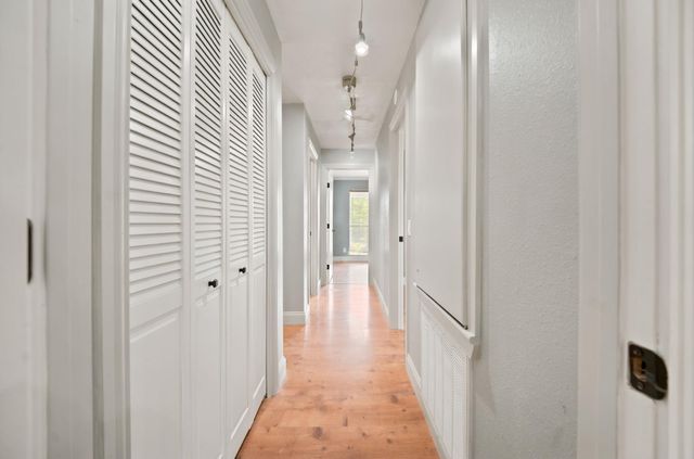 114 Pinedale DR, Bastrop, TX 78602