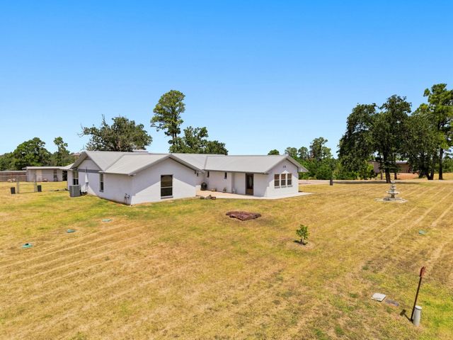 114 Pinedale DR, Bastrop, TX 78602