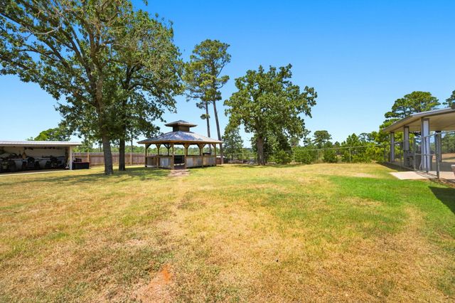 114 Pinedale DR, Bastrop, TX 78602