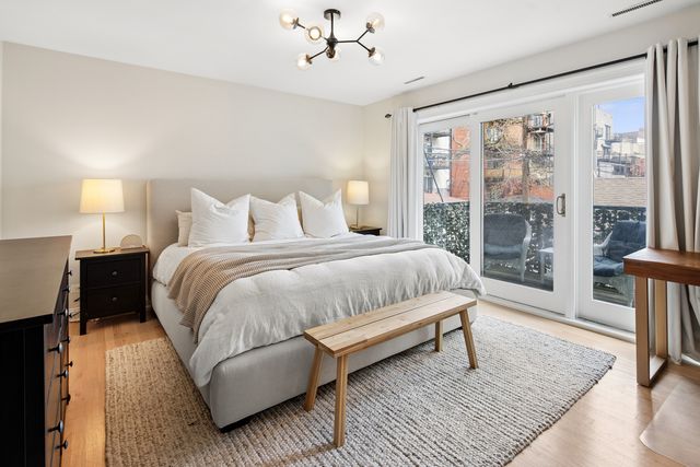 3121 N Orchard Street 2N, Chicago, IL 60657