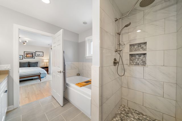 3121 N Orchard Street 2N, Chicago, IL 60657