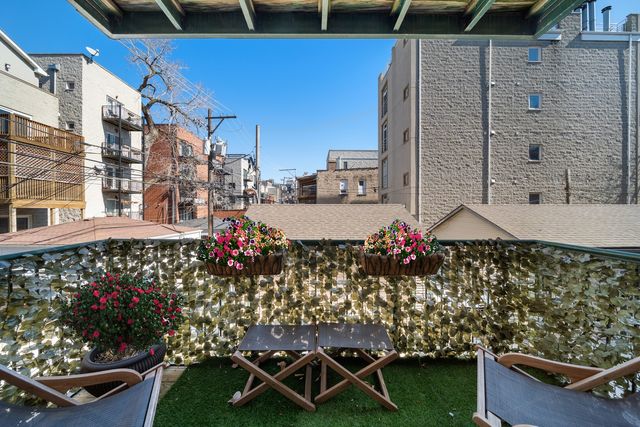 3121 N Orchard Street 2N, Chicago, IL 60657