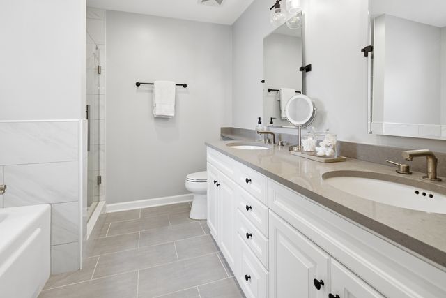 3121 N Orchard Street 2N, Chicago, IL 60657