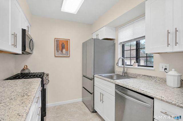19 Eden Court 19, Brookfield, CT 06804