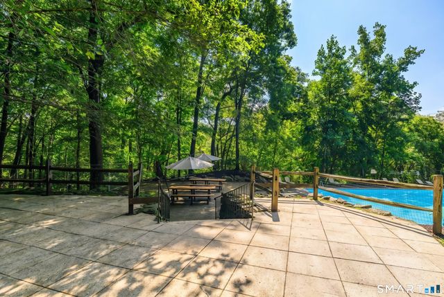 19 Eden Court 19, Brookfield, CT 06804
