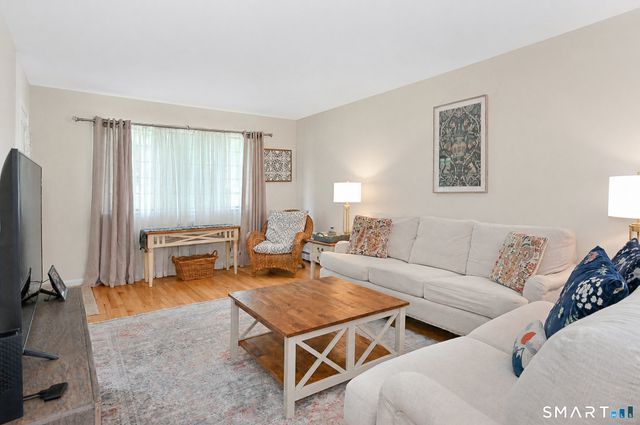 19 Eden Court 19, Brookfield, CT 06804