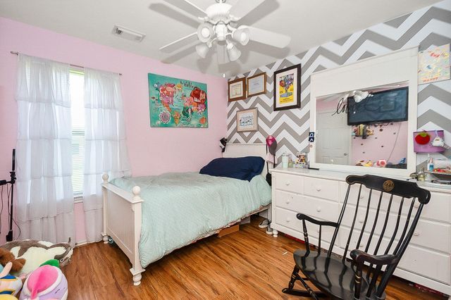 418 Sun River Lane, Dickinson, TX 77539
