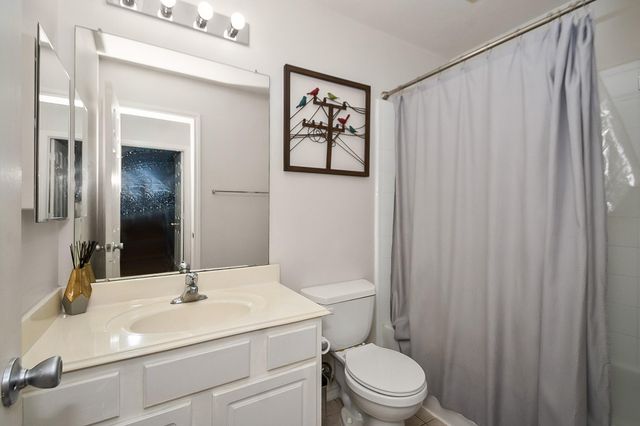 418 Sun River Lane, Dickinson, TX 77539