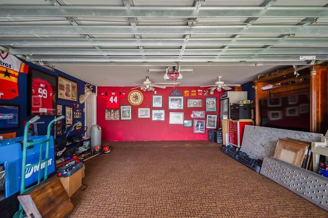 418 Sun River Lane, Dickinson, TX 77539