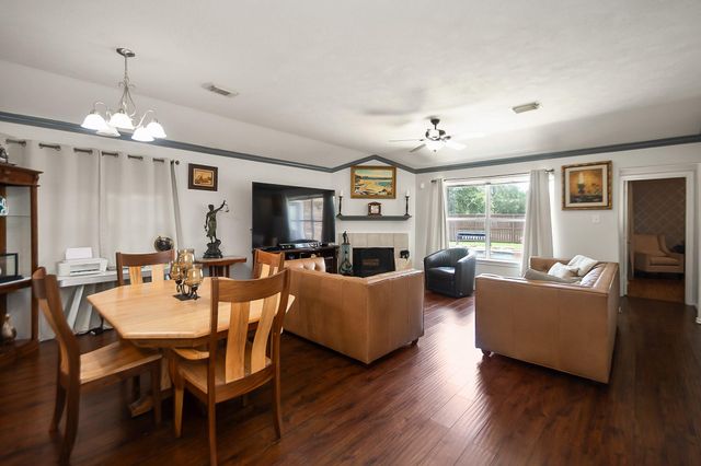 418 Sun River Lane, Dickinson, TX 77539