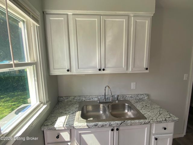 1940 S 28th St, Louisville, KY 40210