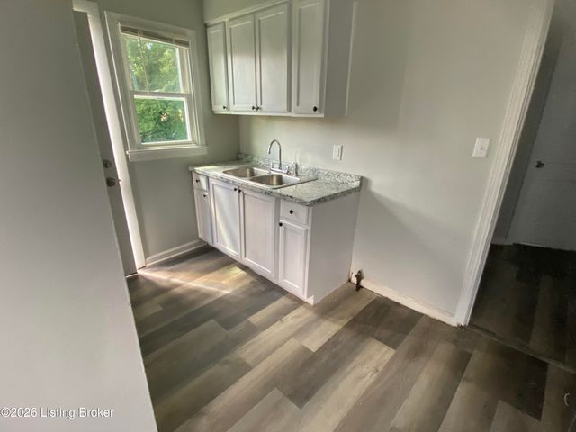 1940 S 28th St, Louisville, KY 40210