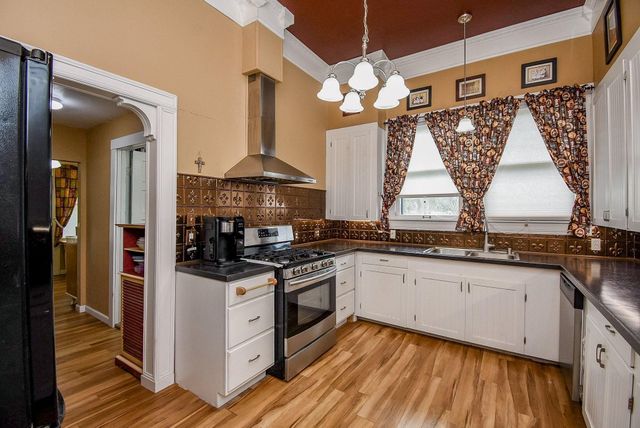 807 Clipson Road, Eagle Lake, TX 77434