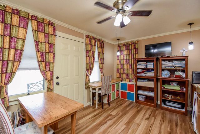 807 Clipson Road, Eagle Lake, TX 77434