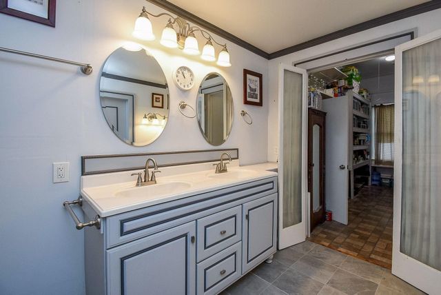 807 Clipson Road, Eagle Lake, TX 77434