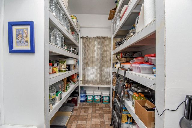 807 Clipson Road, Eagle Lake, TX 77434