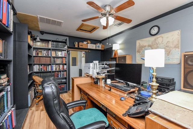 807 Clipson Road, Eagle Lake, TX 77434