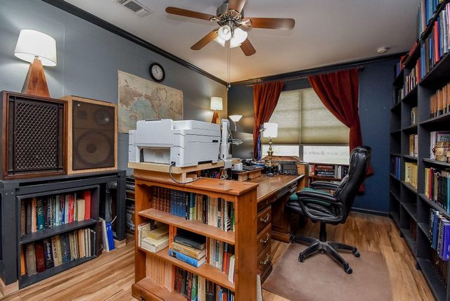 807 Clipson Road, Eagle Lake, TX 77434