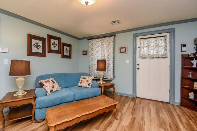 807 Clipson Road, Eagle Lake, TX 77434