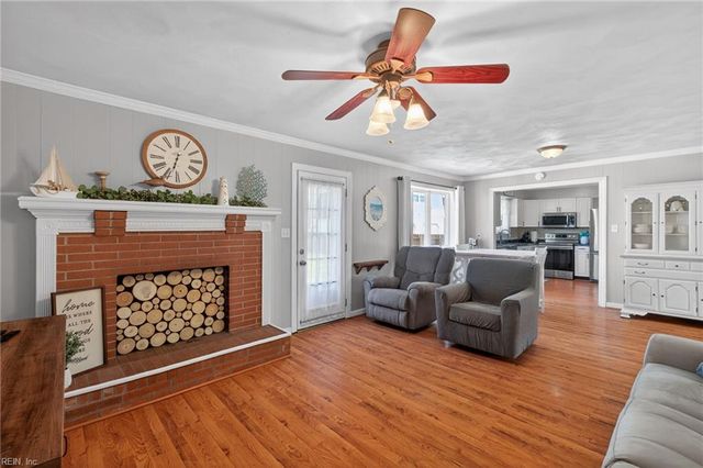 4244 Meadow Wood DR, Chesapeake, VA 23321