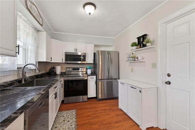 4244 Meadow Wood DR, Chesapeake, VA 23321