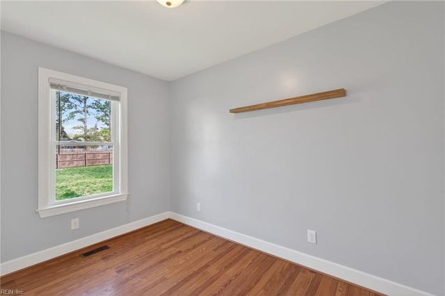 4244 Meadow Wood DR, Chesapeake, VA 23321