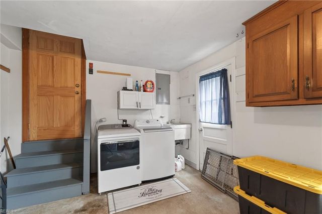 4244 Meadow Wood DR, Chesapeake, VA 23321