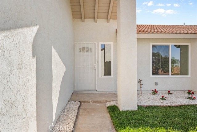 2905 Overland Court, Highland, CA 92346