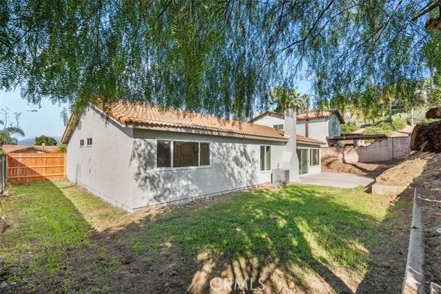 2905 Overland Court, Highland, CA 92346