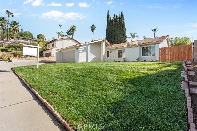 2905 Overland Court, Highland, CA 92346