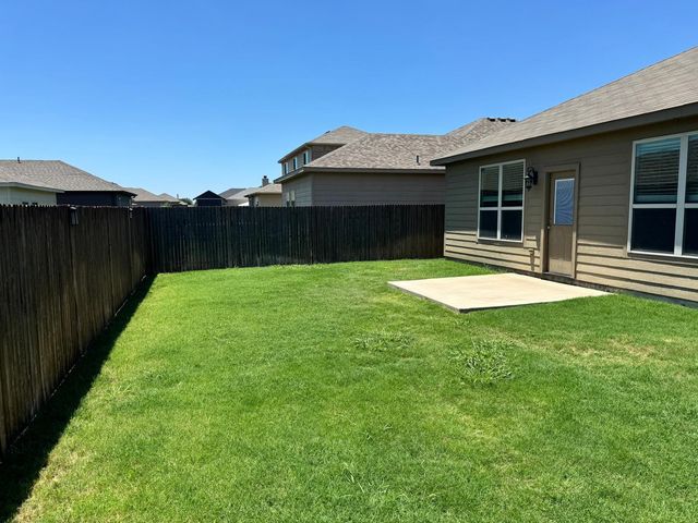 305 Lead Creek Drive, Fort Worth, TX 76131