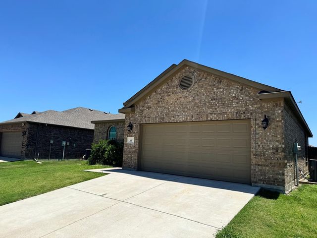 305 Lead Creek Drive, Fort Worth, TX 76131