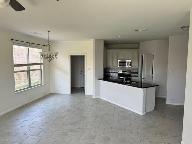 305 Lead Creek Drive, Fort Worth, TX 76131