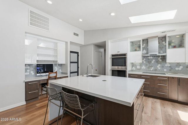 54 W CARVER Road, Tempe, AZ 85284