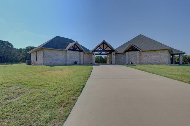 1754 Highland Drive, Whitney, TX 76692
