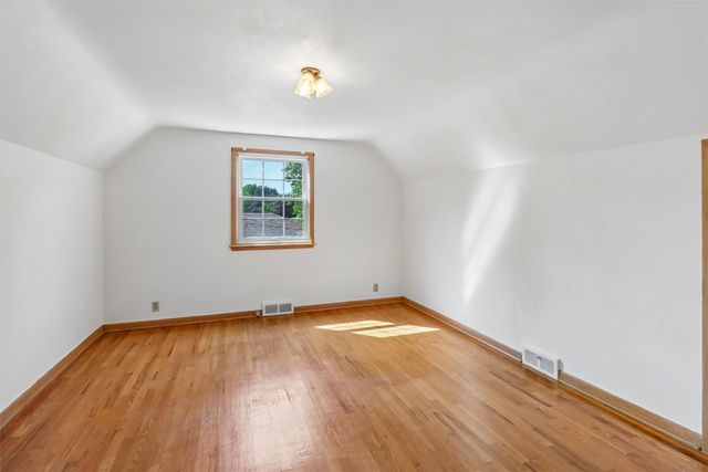 2711 48th Place, Des Moines, IA 50310