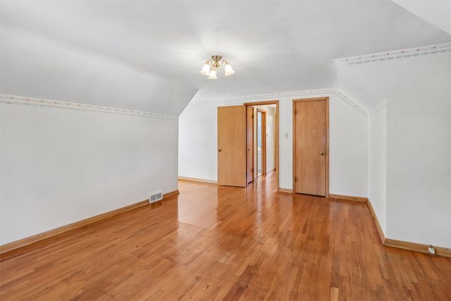 2711 48th Place, Des Moines, IA 50310