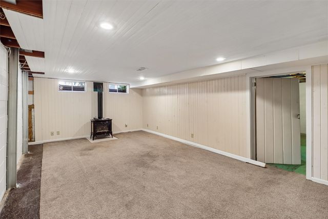 2711 48th Place, Des Moines, IA 50310