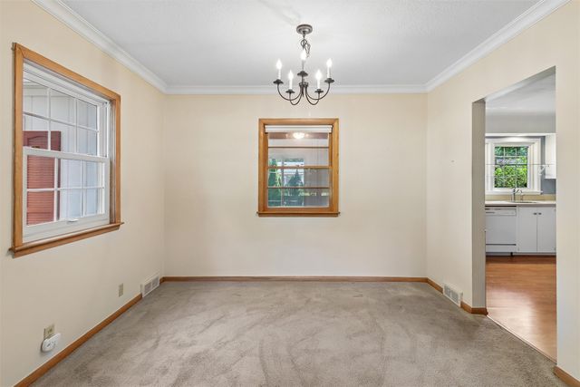 2711 48th Place, Des Moines, IA 50310