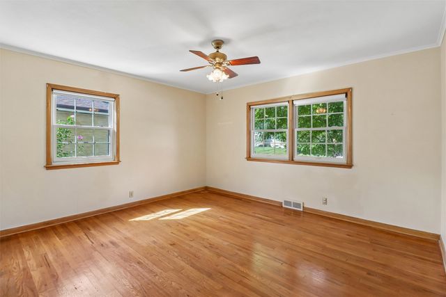 2711 48th Place, Des Moines, IA 50310