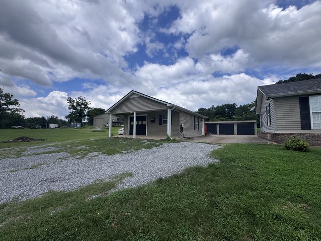 1161 Barkley Hills Rd, Clarksville, TN 37040