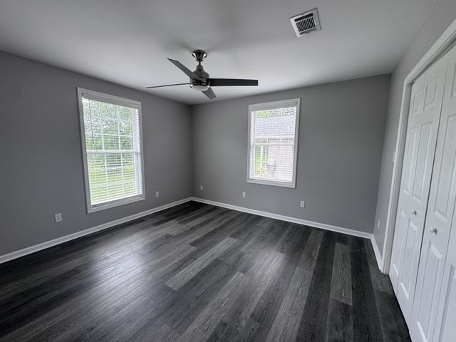 1161 Barkley Hills Rd, Clarksville, TN 37040