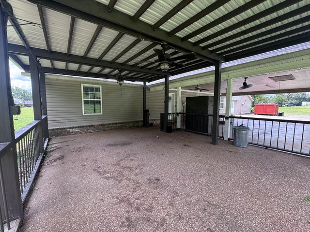 1161 Barkley Hills Rd, Clarksville, TN 37040