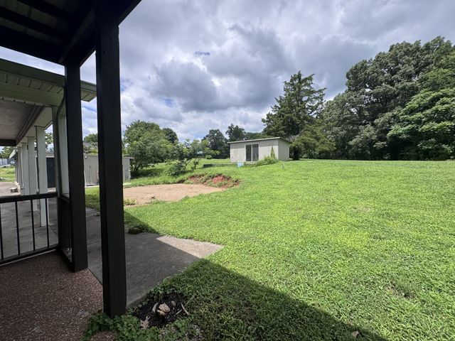 1161 Barkley Hills Rd, Clarksville, TN 37040